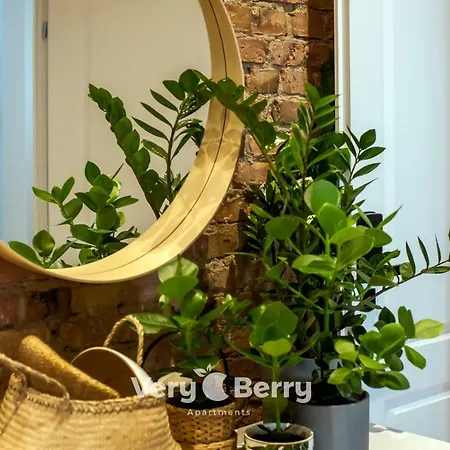 Very Berry - Glogowska 35a - Mtp - Self Check In 24h Apartment *