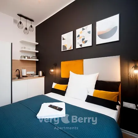 Very Berry - Glogowska 35a - Mtp - Self Check In 24h Apartment