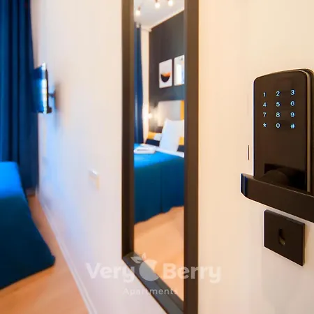 Apartment Very Berry - Glogowska 35a - Mtp - Self Check In 24h Poznan