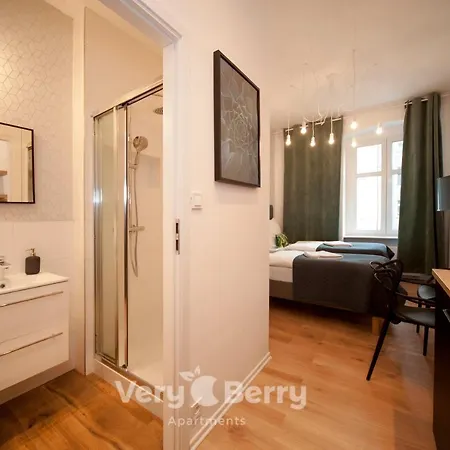 Very Berry - Glogowska 35a - Mtp - Self Check In 24h Apartment *