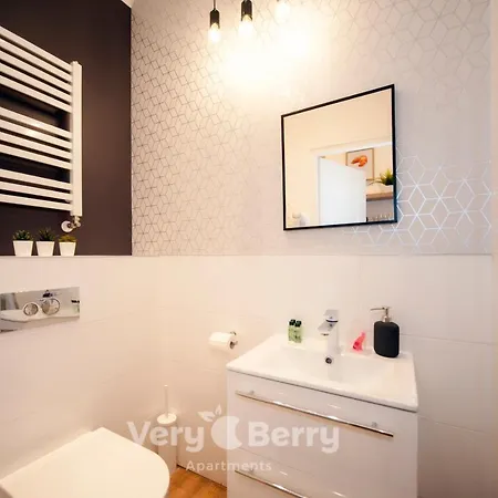 Very Berry - Glogowska 35a - Mtp - Self Check In 24h Apartment